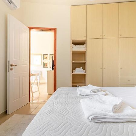 Cozy Apartment In The Heart Of City Center Ираклион Экстерьер фото