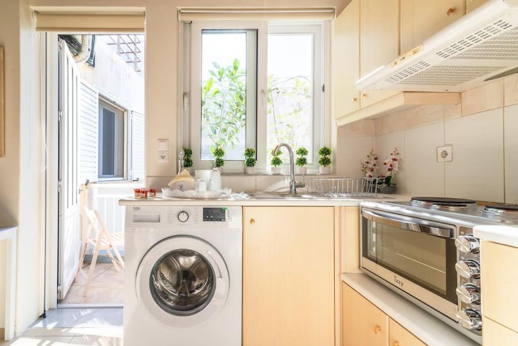 Cozy Apartment In The Heart Of City Center Ираклион Экстерьер фото