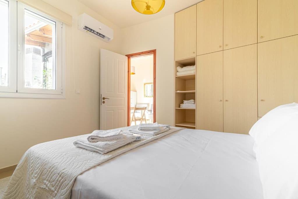 Cozy Apartment In The Heart Of City Center Ираклион Экстерьер фото